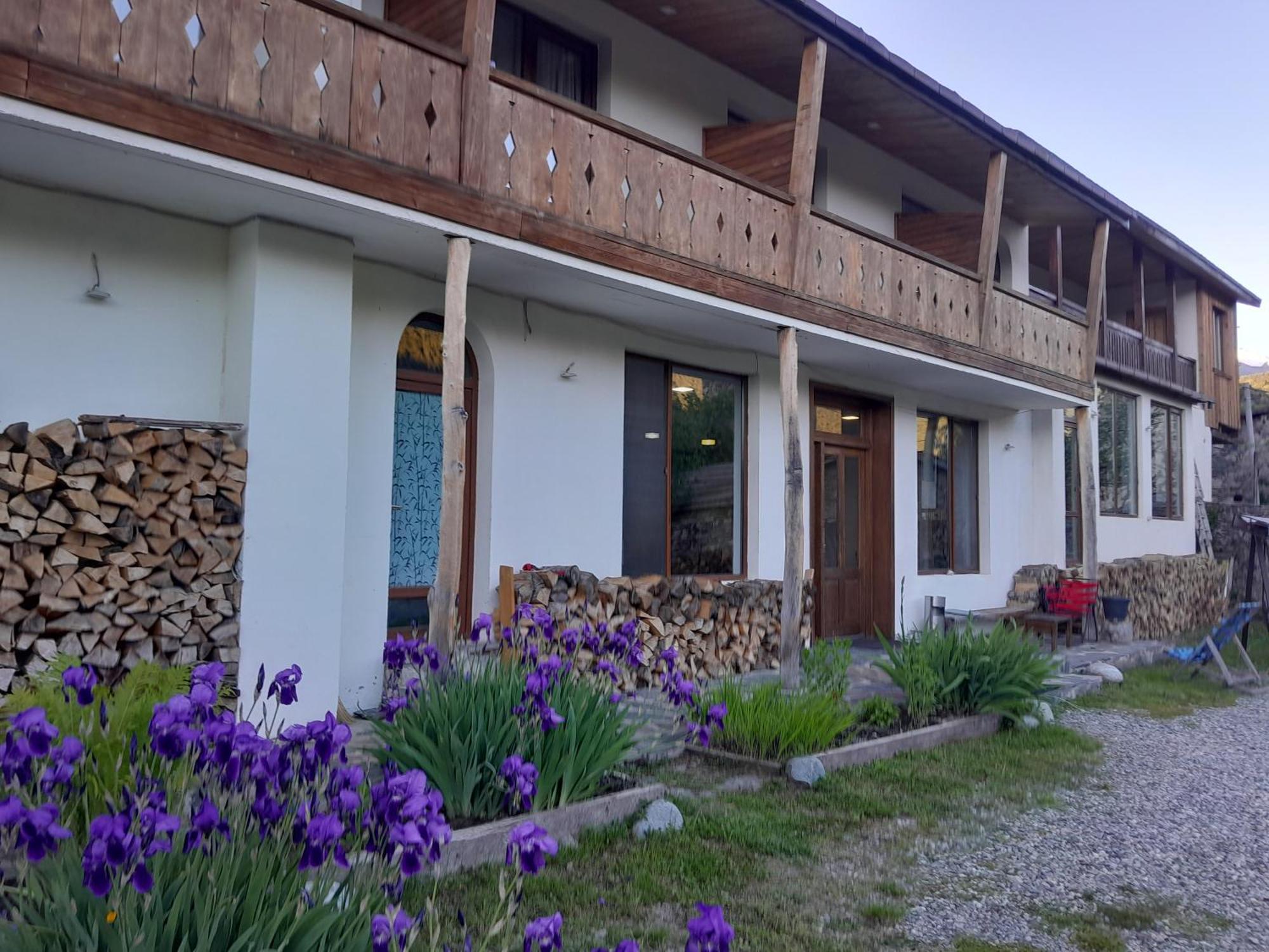 מסטיה Bapsha Guesthouse מראה חיצוני תמונה