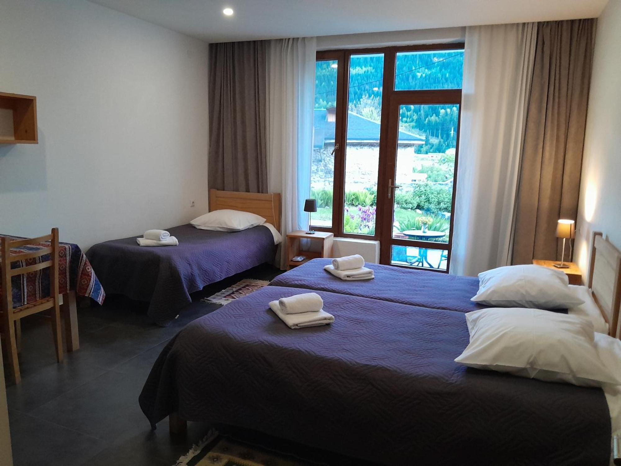 מסטיה Bapsha Guesthouse מראה חיצוני תמונה
