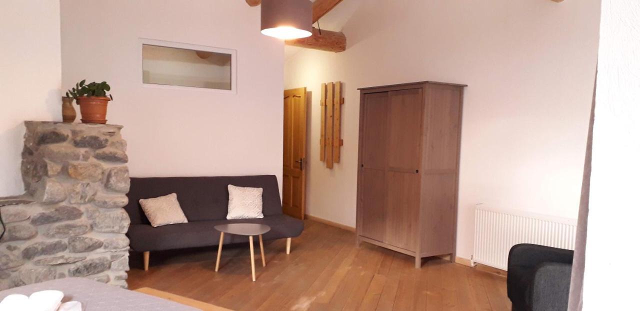 מסטיה Bapsha Guesthouse מראה חיצוני תמונה